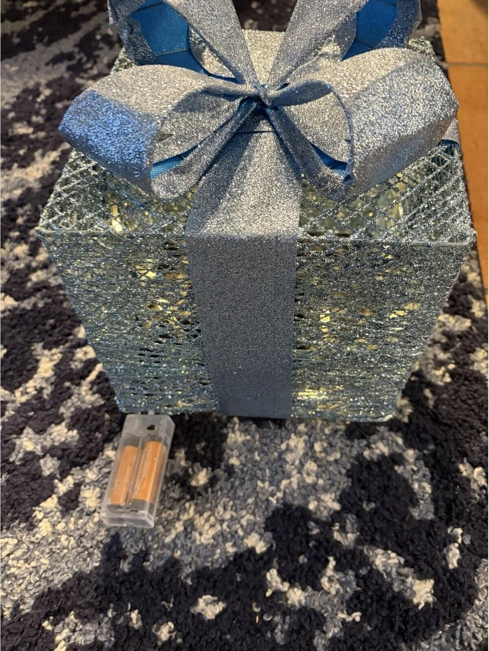 Light-Up Battery Operated Present Ornament Blue  Glitter Gift Box